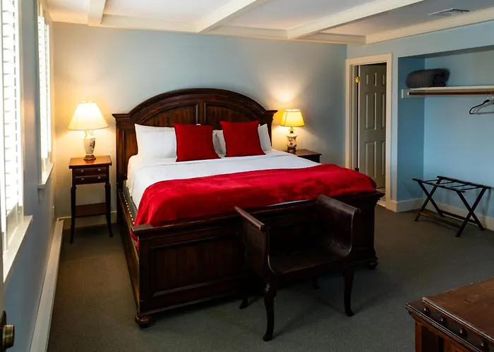 The Historic General Stanton Inn Charlestown