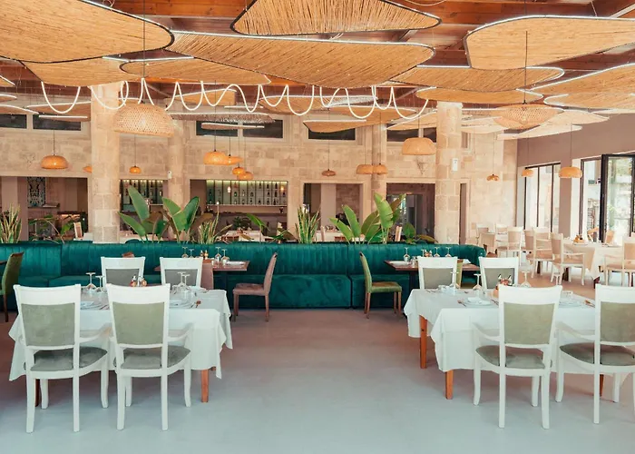 Bounty Hotel