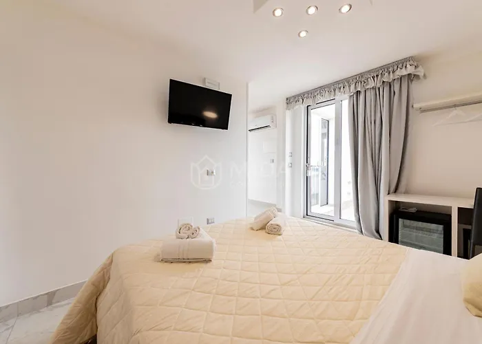 Riviera Luxury Rooms