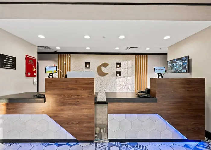 Comfort Suites Airport