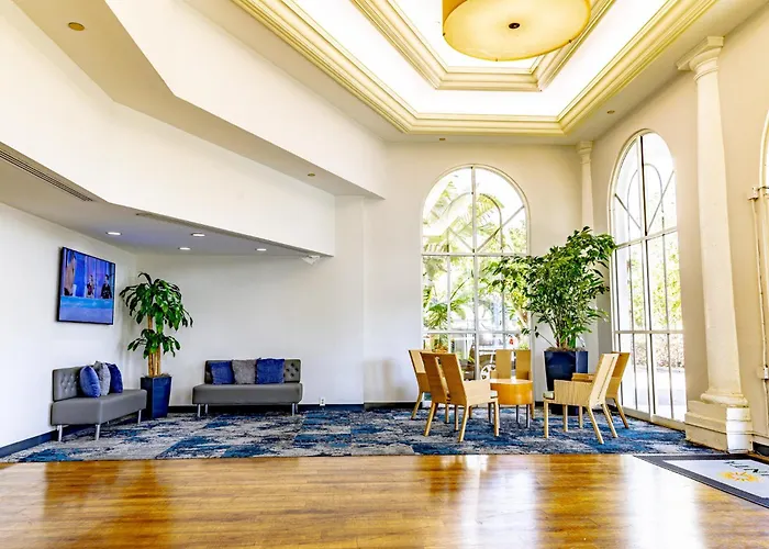 La Quinta By Wyndham Sarasota Downtown