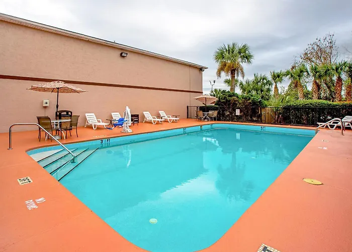 Quality Inn & Suites Live Oak I-10 Exit 283