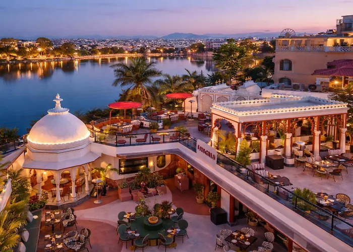 Swaroop Vilas - Lake Facing Boutique Hotel