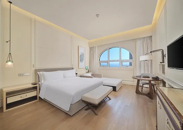 Hilton Dalian Golden Pebble Beach Resort