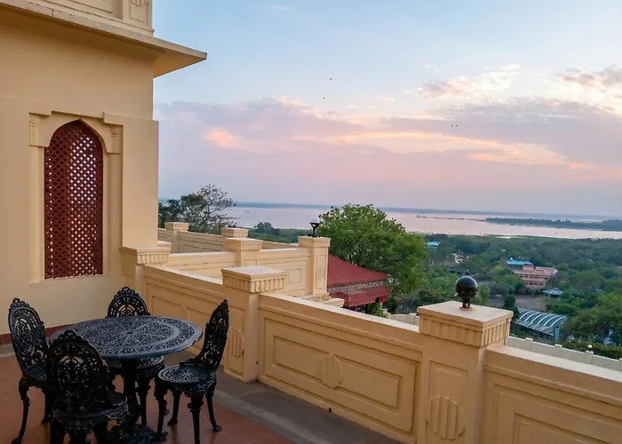 Noor-Us-Sabah Palace