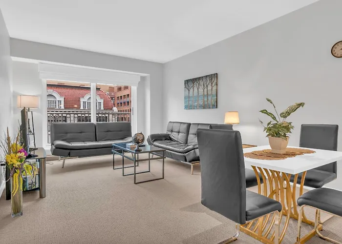 Heaven On Washington Fully Furnished Apartments