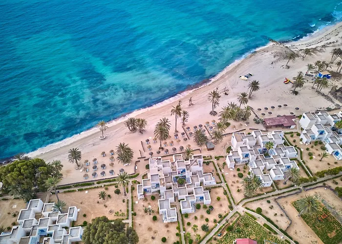 Hari Club Beach Resort Aghir