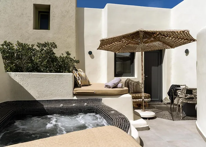 Aeon Suites - Adults Only