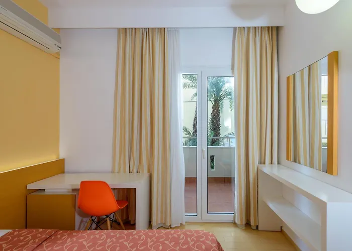 Palm Beach Hotel