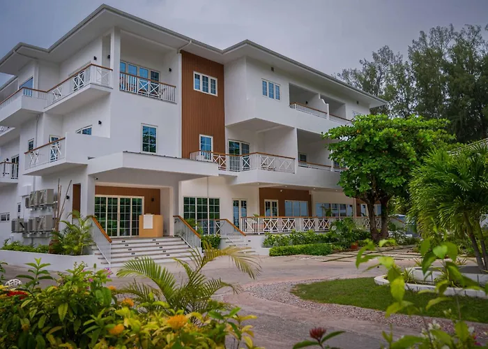 Acajou Beach Resort