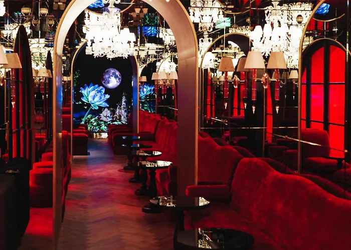 Sax Paris, Lxr s & Resorts
