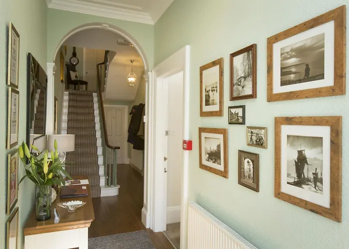 Rosslyn House