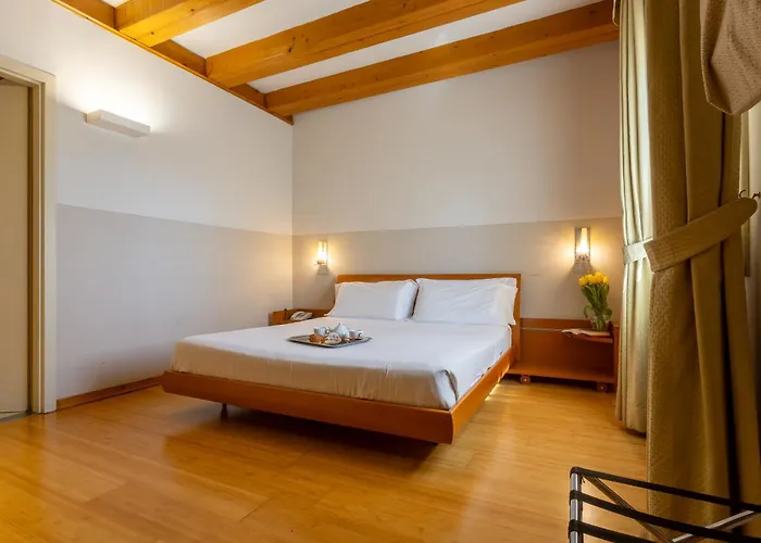Hotel Della Torre 1850 Ponte San Marco