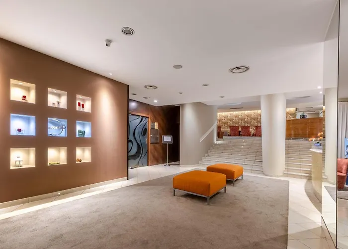 Aston Hotel