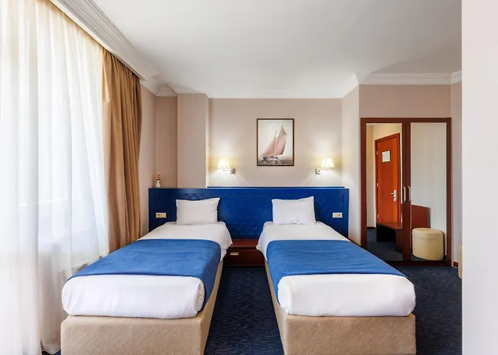 Cruise Hotel