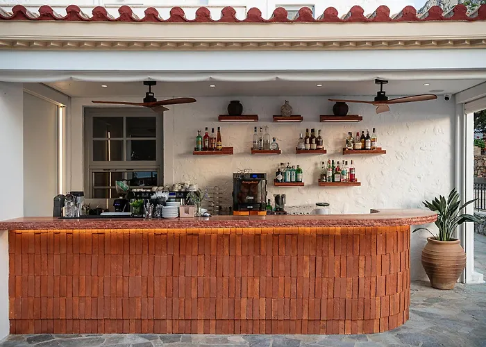 Bellevalia Hydra Hotel