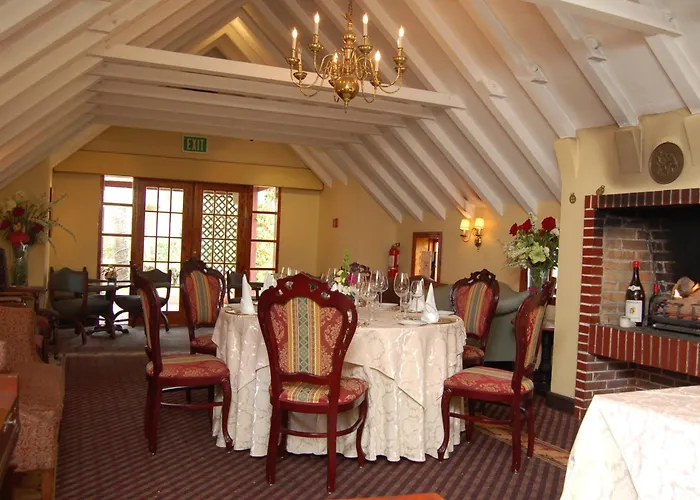Fourways Inn