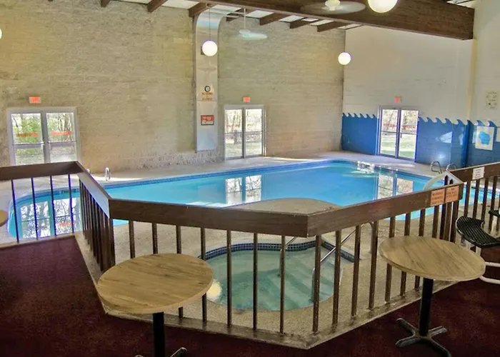 Voyageur Inn And Conference Center
