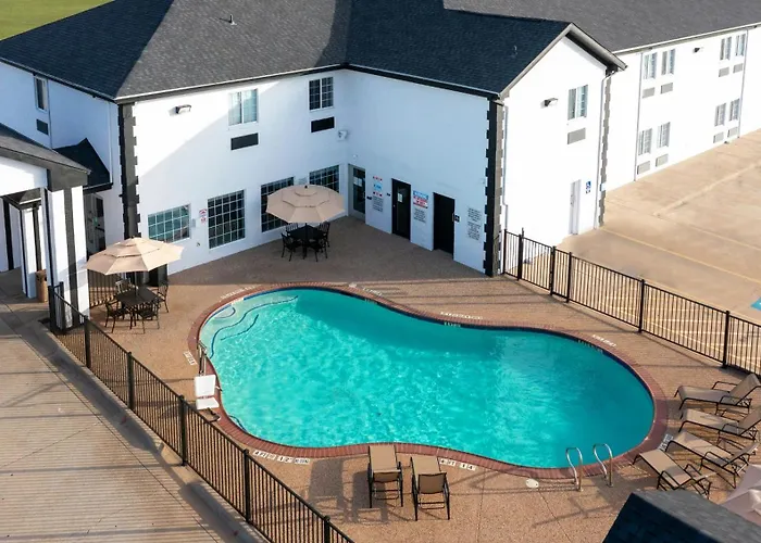 Atria Hotel And Rv Mcgregor