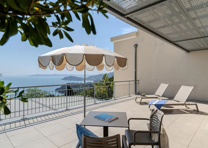 Hotel La Villa Douce Rayol-Canadel-sur-Mer