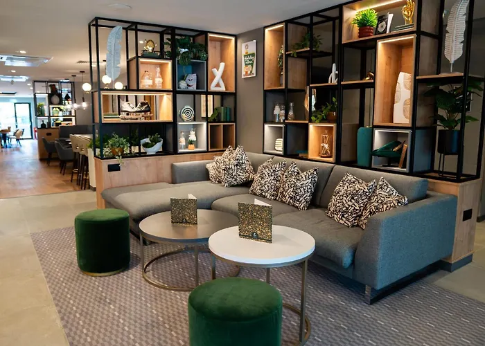 Holiday Inn By Ihg