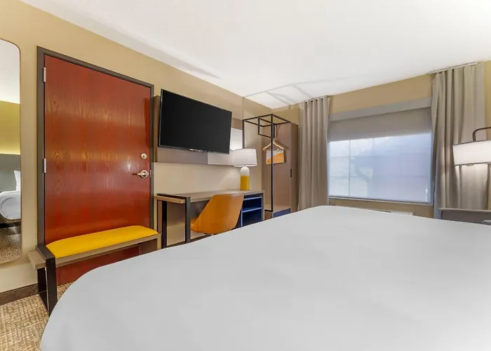 Comfort Suites Pittsburgh Airport