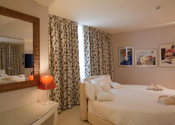 Base Hotel