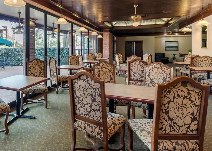 Magnuson Grand And Conference Center Tyler