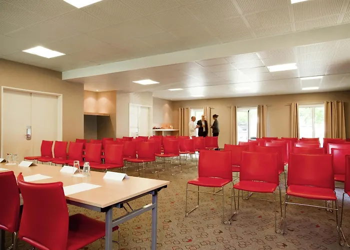 Ibis Senlis