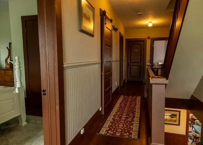 The Pearl Inn Bed And Breakfast