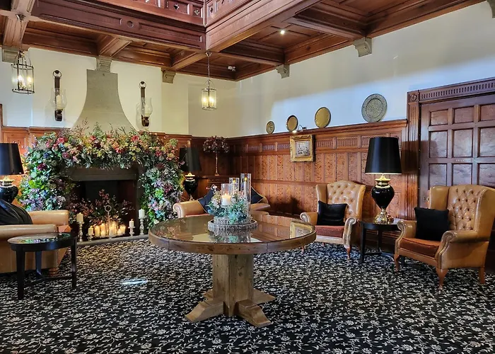 Bron Eifion Hotel