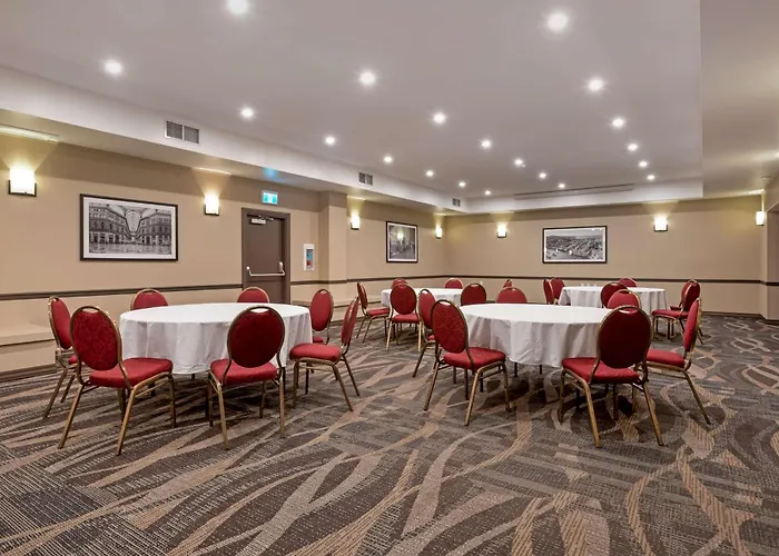 Best Western Plus Baker Street Inn