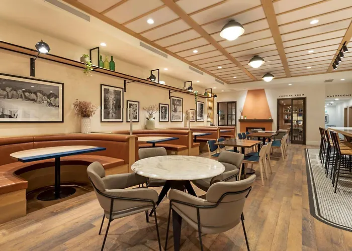 Best Western Plus Baker Street Inn