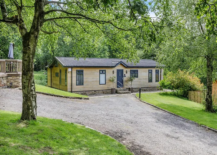 Charlesworth Lodges