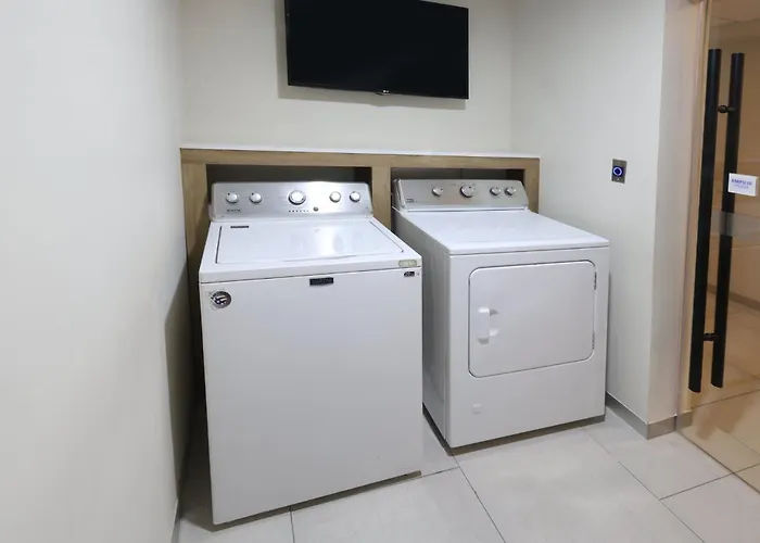 Holiday Inn Express Galerias-San Jeronimo By Ihg