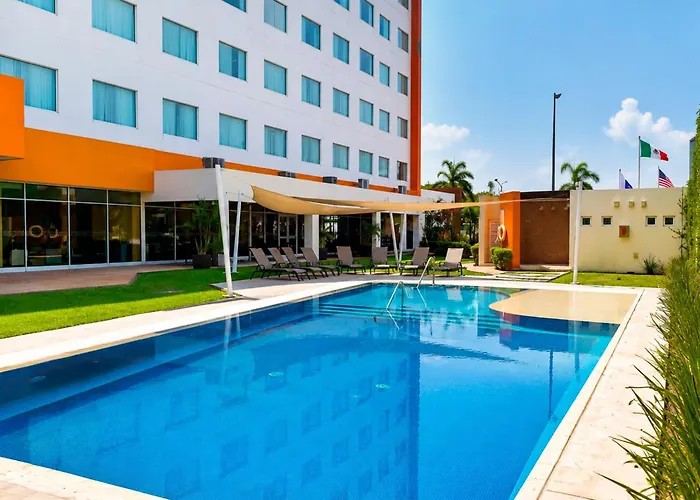 Hampton Inn & Suites By Hilton Paraiso
