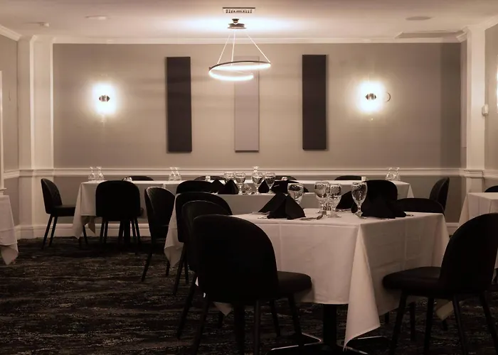 Inn On The Square, An Ascend Collection Hotel