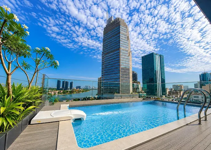 Sky Gem Central Hotel