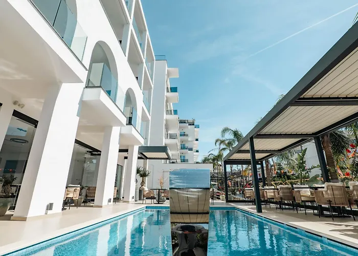 Colosseum Hotel