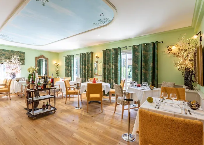 Logis Hôtel La Bastide De Grignan&Restaurant La Chênaie