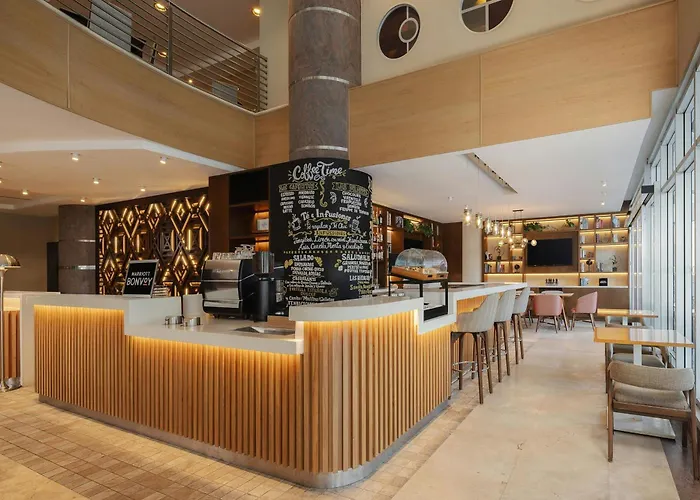 Marriott Executive Apartments , Finisterre
