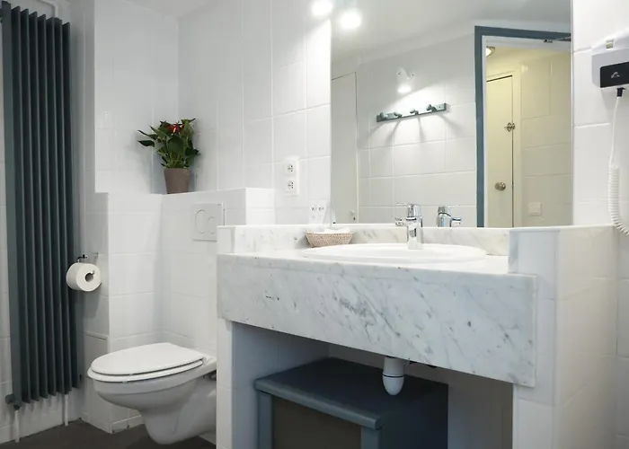 Hotel Du Cygne Paris