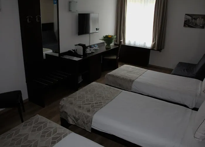 Threeland Hotel