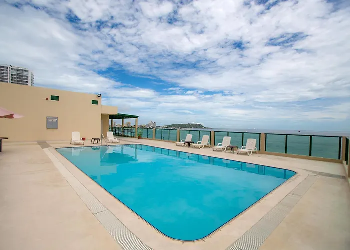 Hotel Colon Salinas