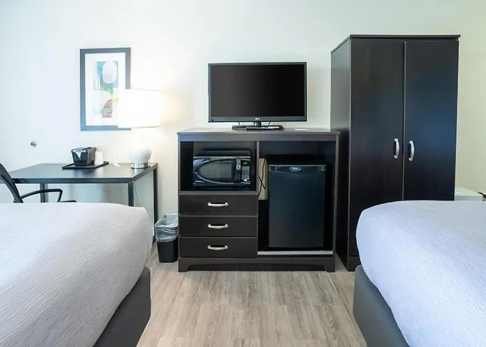 Quality Inn Palm Beach International Airport