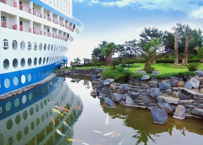 Sun Cruise Resort And Yacht