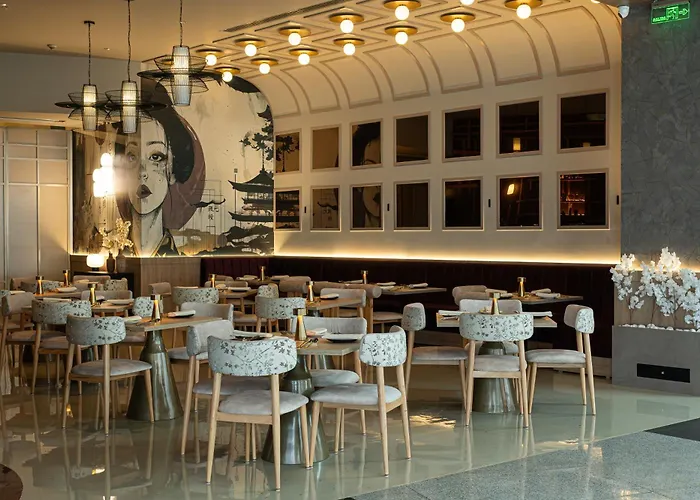 Wyndham Guayaquil, Puerto Santa Ana