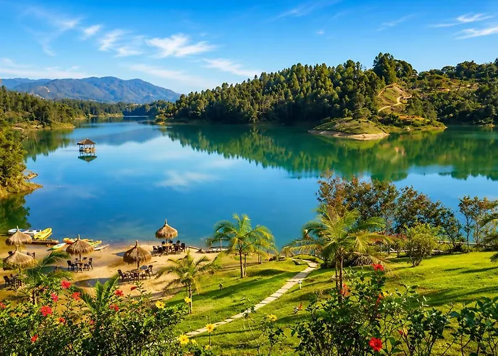 Pietrasanta Hotel Campestre Frente A La Represa Del Penol Y Guatape