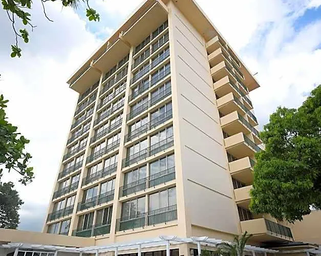 Courtleigh Hotel & Suites