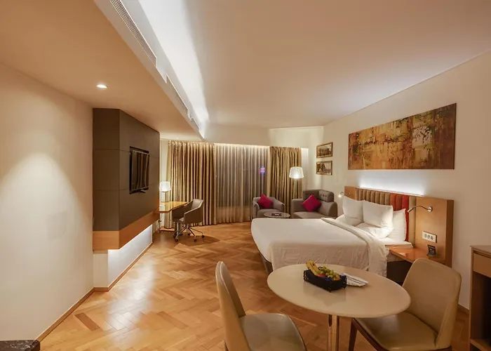 Novotel Varun